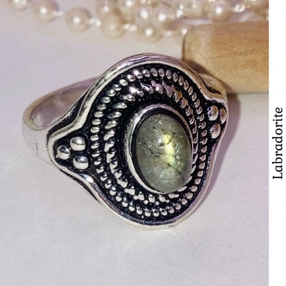 Classy Labradorite Gemstone Dainty Handmade Ring - Picture 1 of 2